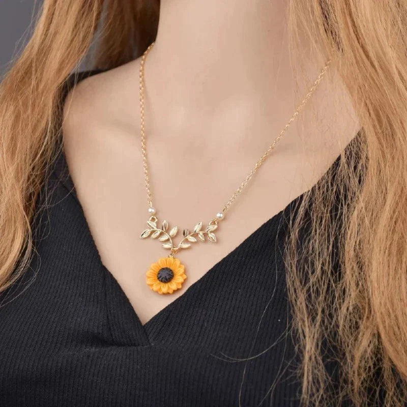 DaintyLily™ Sunflower Necklace