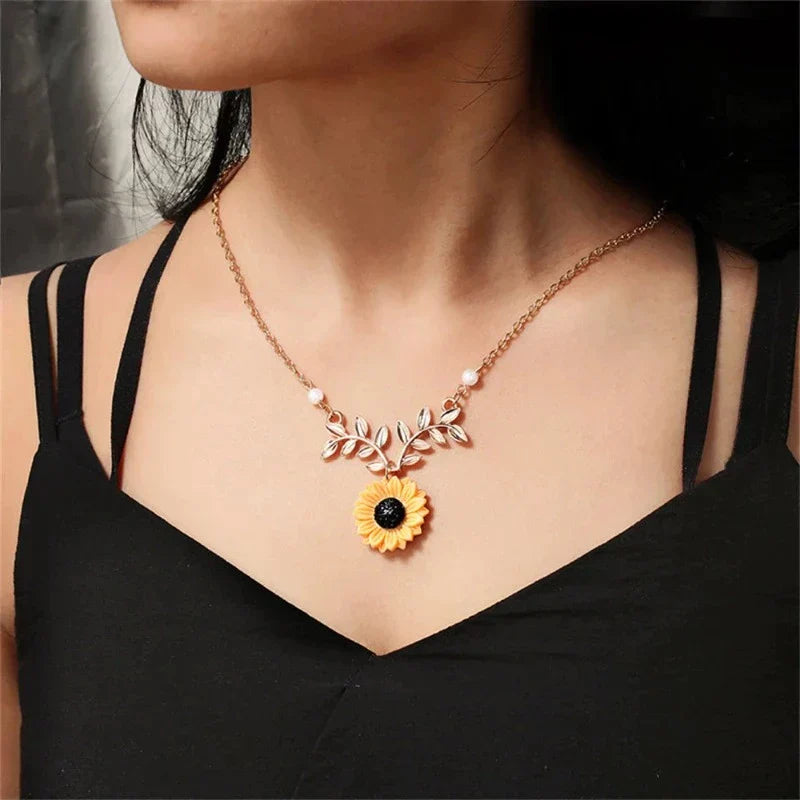 DaintyLily™ Sunflower Necklace